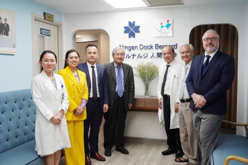 Cùng với bác sĩ Nhật Bản tầm soát ung thư tại Bernard Healthcare, Việt Nam