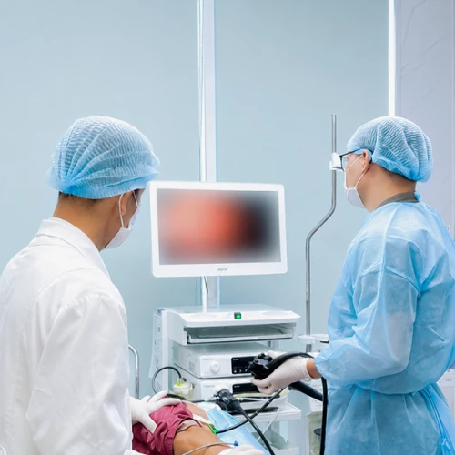 Kết quả sinh thiết không phù hợp với hình ảnh nội soi, bác sĩ tiếp tục đánh giá tổn thương dạ dày