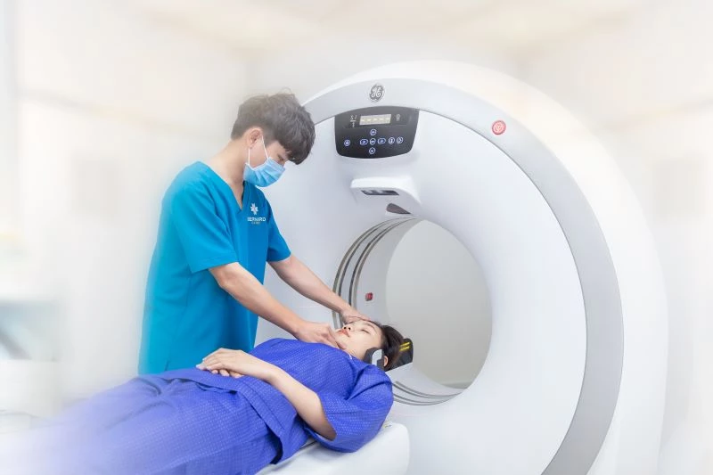 Hệ thống CT Scan ứng dụng công nghệ chụp cắt lớp điện toán, tái tạo hình ảnh rõ nét tại mọi cơ quan trên cơ thể trong thời gian nhanh nhất.