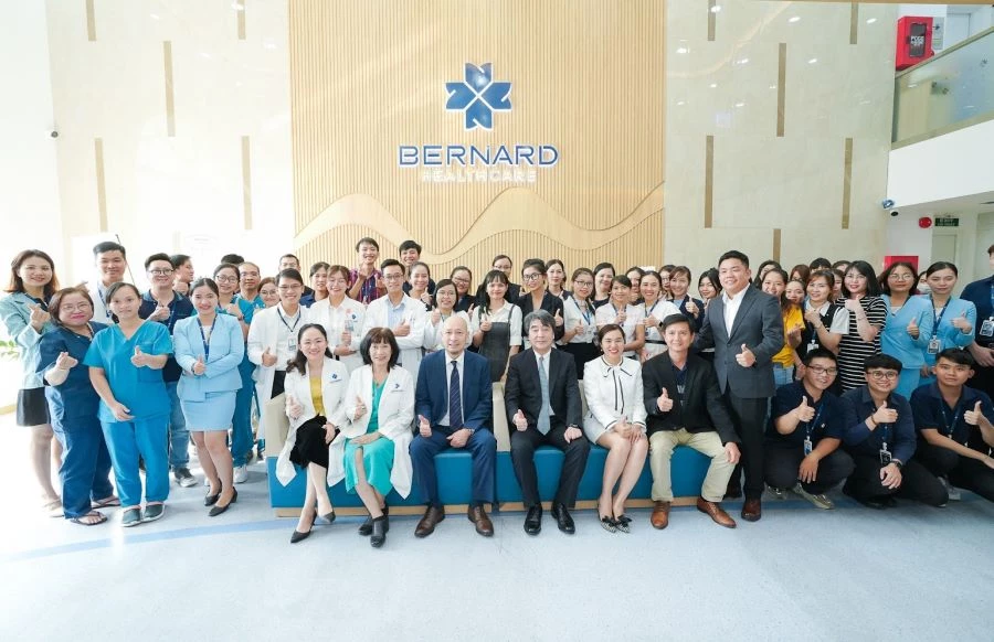 Đội ngũ y bác sĩ đa chuyên khoa giàu kinh nghiệm với trình độ chuyên môn cao tại Bernard